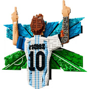 LEGO Lionel Messi – Gólöröm (43018) teljes, összeépített faldekoráció, amely Messi hátulról látható ünneplő alakját ábrázolja az argentin válogatott 10-es mezében.