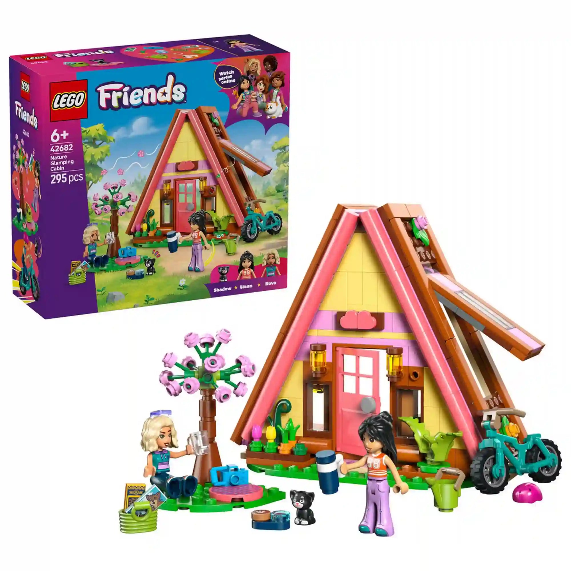 LEGO Friends Glamping kabin 42682 dobozképe az elkészült alpesi házikóval, Novával, Liann-nel és Shadow cicával.