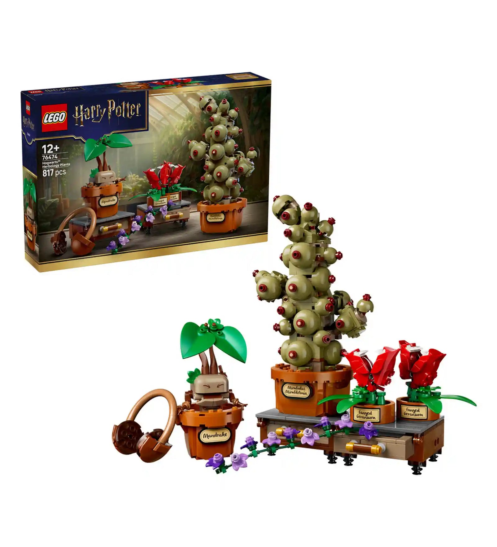 LEGO Harry Potter Roxforti gyógynövénytan növényei (76474) készlet dobozképe és a megépített modellek fehér háttéren.