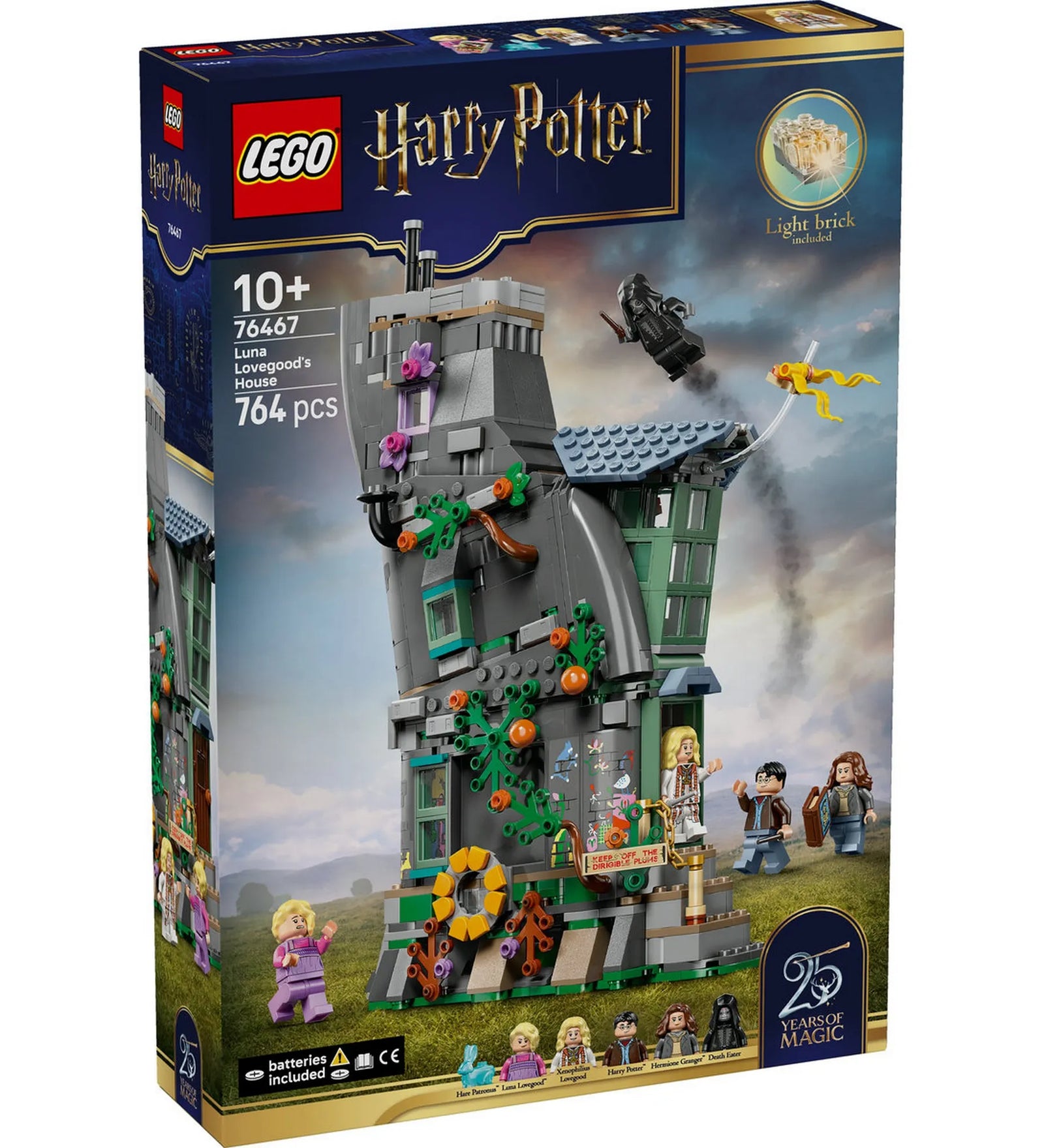 LEGO Harry Potter Luna Lovegood háza (76467) – a készlet dobozképe, a varázslatos, ferde ház és a minifigurák láthatók.