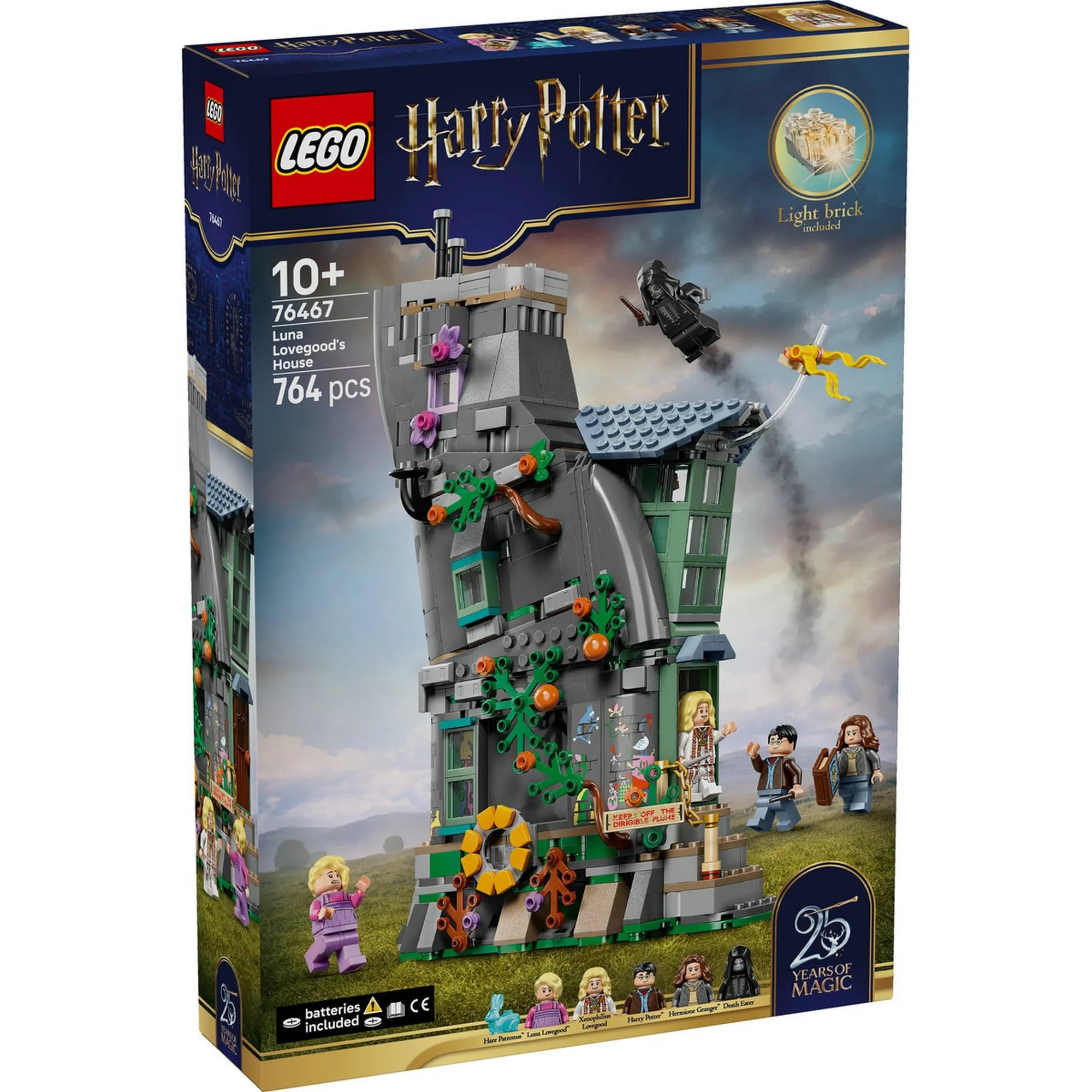 LEGO Harry Potter Luna Lovegood háza (76467) – a készlet dobozképe, a varázslatos, ferde ház és a minifigurák láthatók.