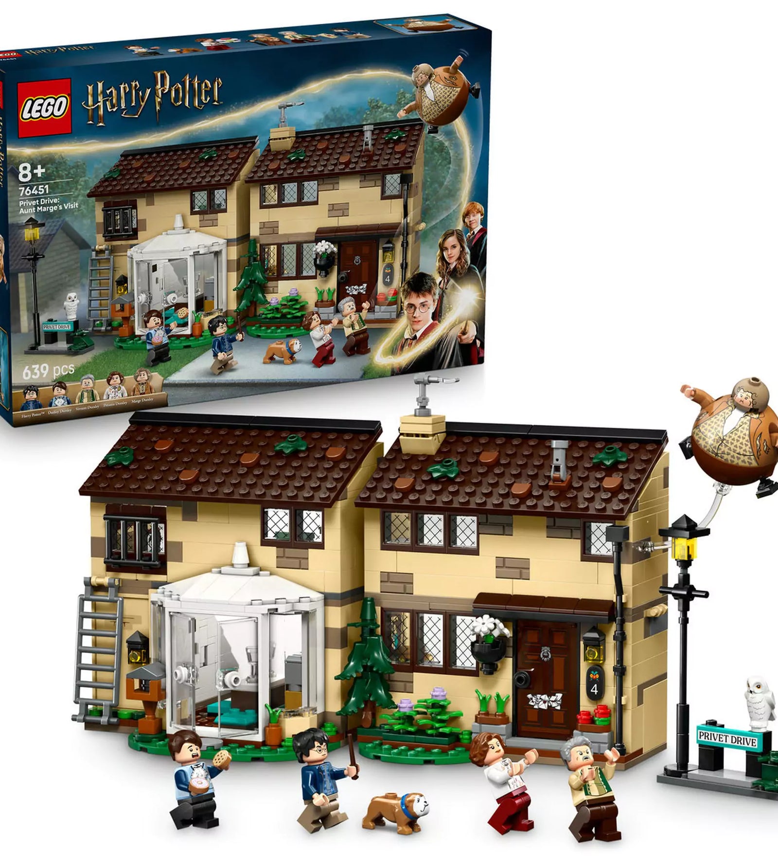 LEGO Harry Potter: Marge néni látogatása a Privet Drive-on (76451) – a készlet tartalma dobozzal, házzal és minifigurákkal elrendezve.