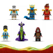 A LEGO NINJAGO Harc a lombházban készlet minifigurái fehér háttéren: Kai, Zane, Jay sárkányformában, Euphrasia, az Acid Szörny és a Loialista részletgazdag kidolgozással.