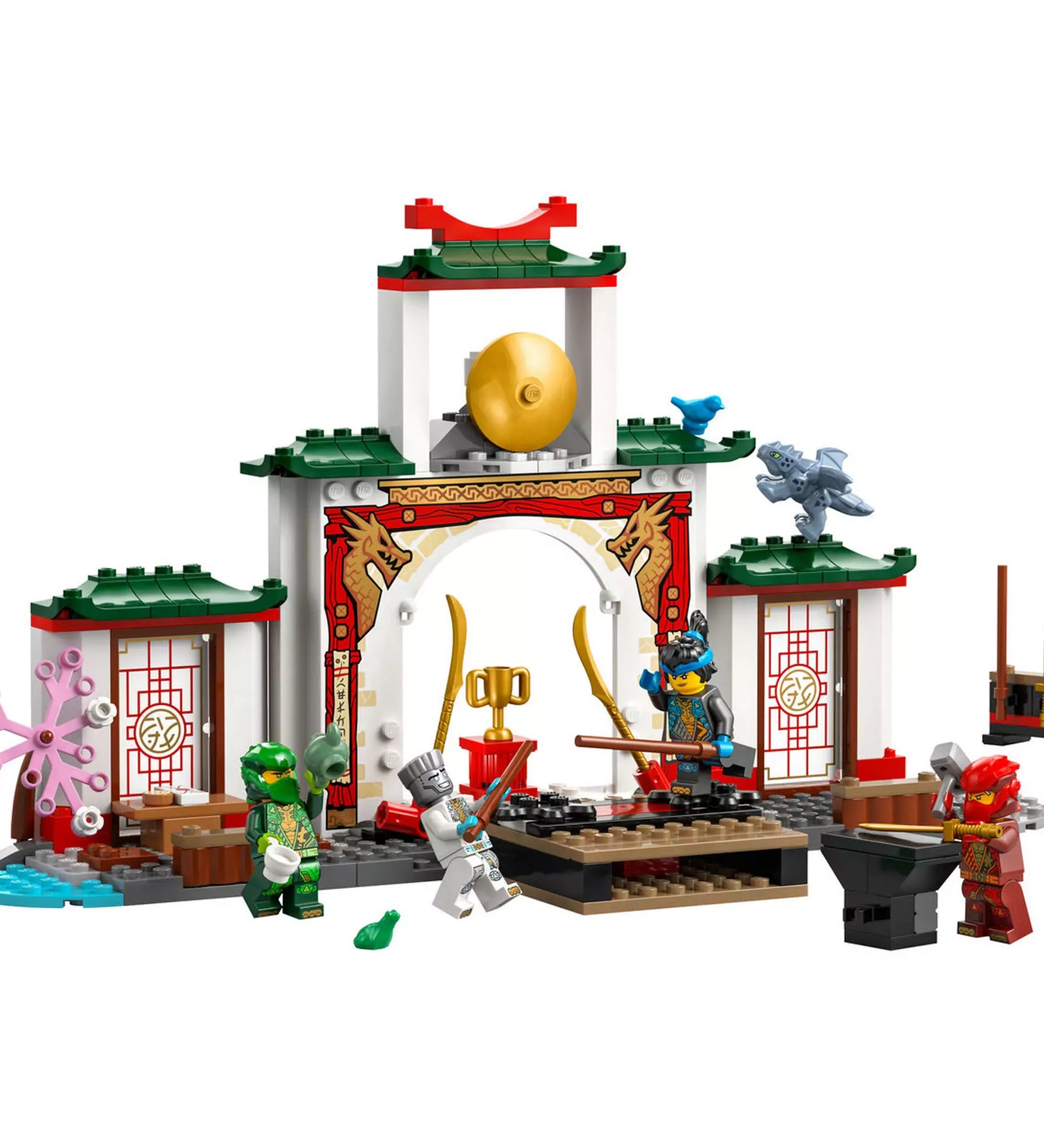 LEGO Ninjago Spinjitzu nindzsatemplom 71831 teljes látképe, színes épülettel és részletes figurákkal.