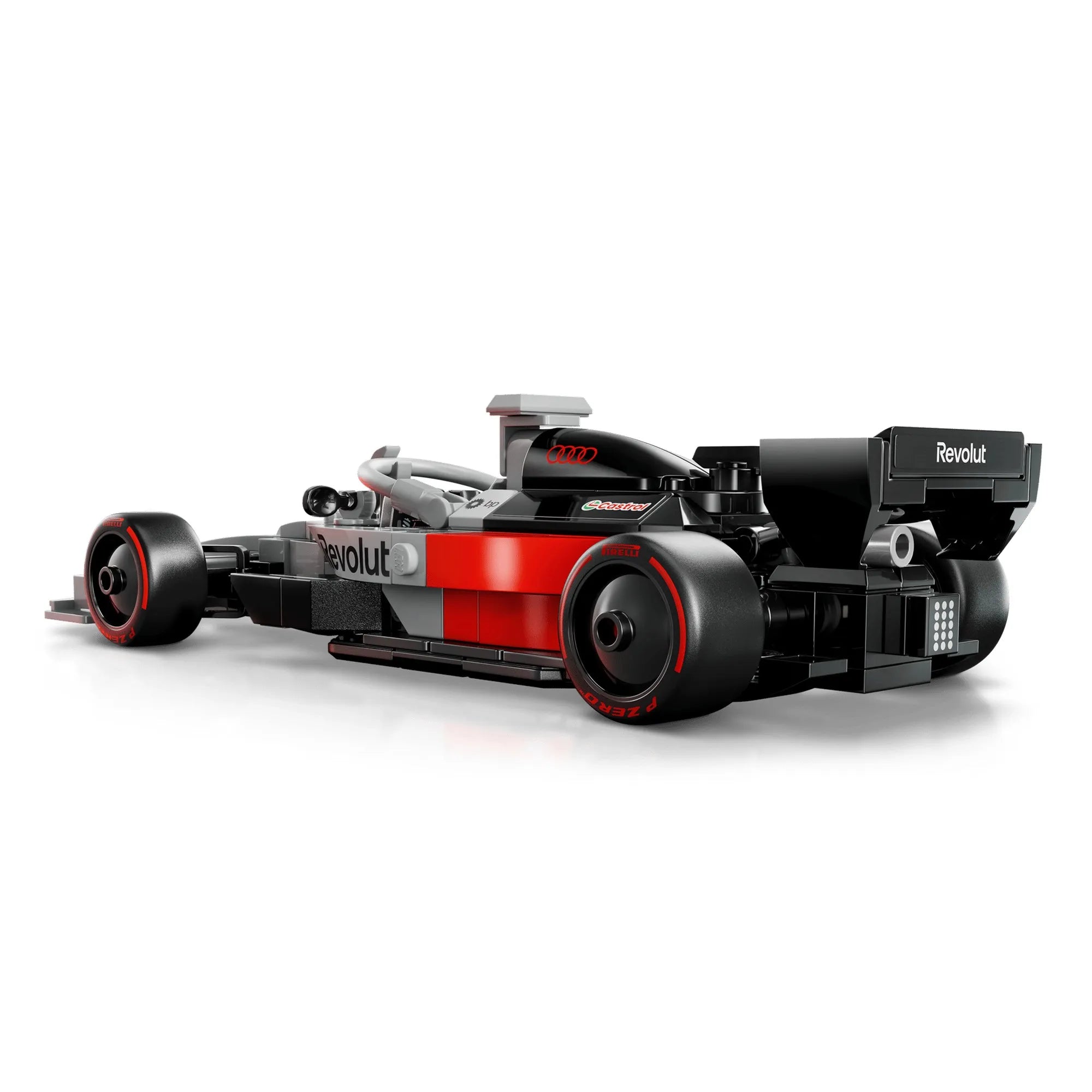 LEGO Audi Revolut F1 Team R26 versenyautó oldalnézetben, Pirelli feliratú abroncsokkal és hátsó szárnnyal.