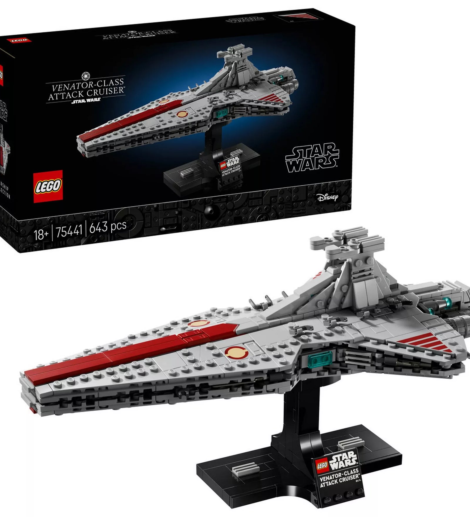 LEGO Star Wars 75441 Venator-osztályú támadó cirkáló készlet a dobozzal együtt, a teljesen megépített modell kiállító talapzaton, fehér háttér előtt.