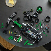 A LEGO Technic Aston Martin AMR25 részben szétszerelve, építés közben.