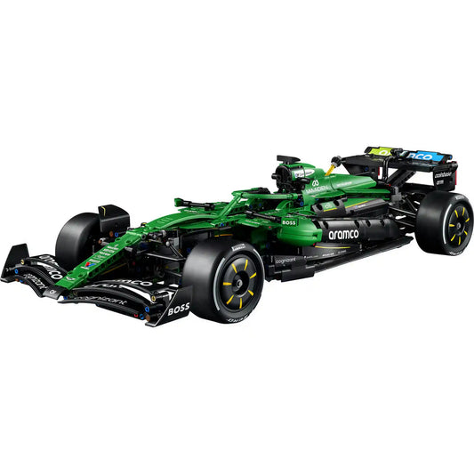 Megépített LEGO Technic Aston Martin Aramco AMR25 F1 autó fehér háttéren.
