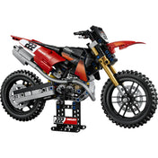 A LEGO Technic: Ducati Desmo450 MX Factory motorkerékpár 42238 megépített motocross motor fehér háttéren.