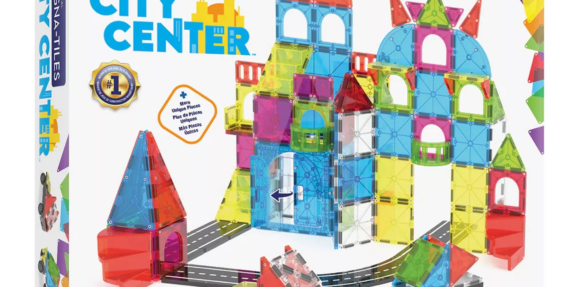 A MAGNA-TILES City Center doboza, amelyen egy színes, áttetsző városi építmény látható két kisautóval és útelemekkel. A készlet 110 darabot tartalmaz, köztük microMAGS elemeket.