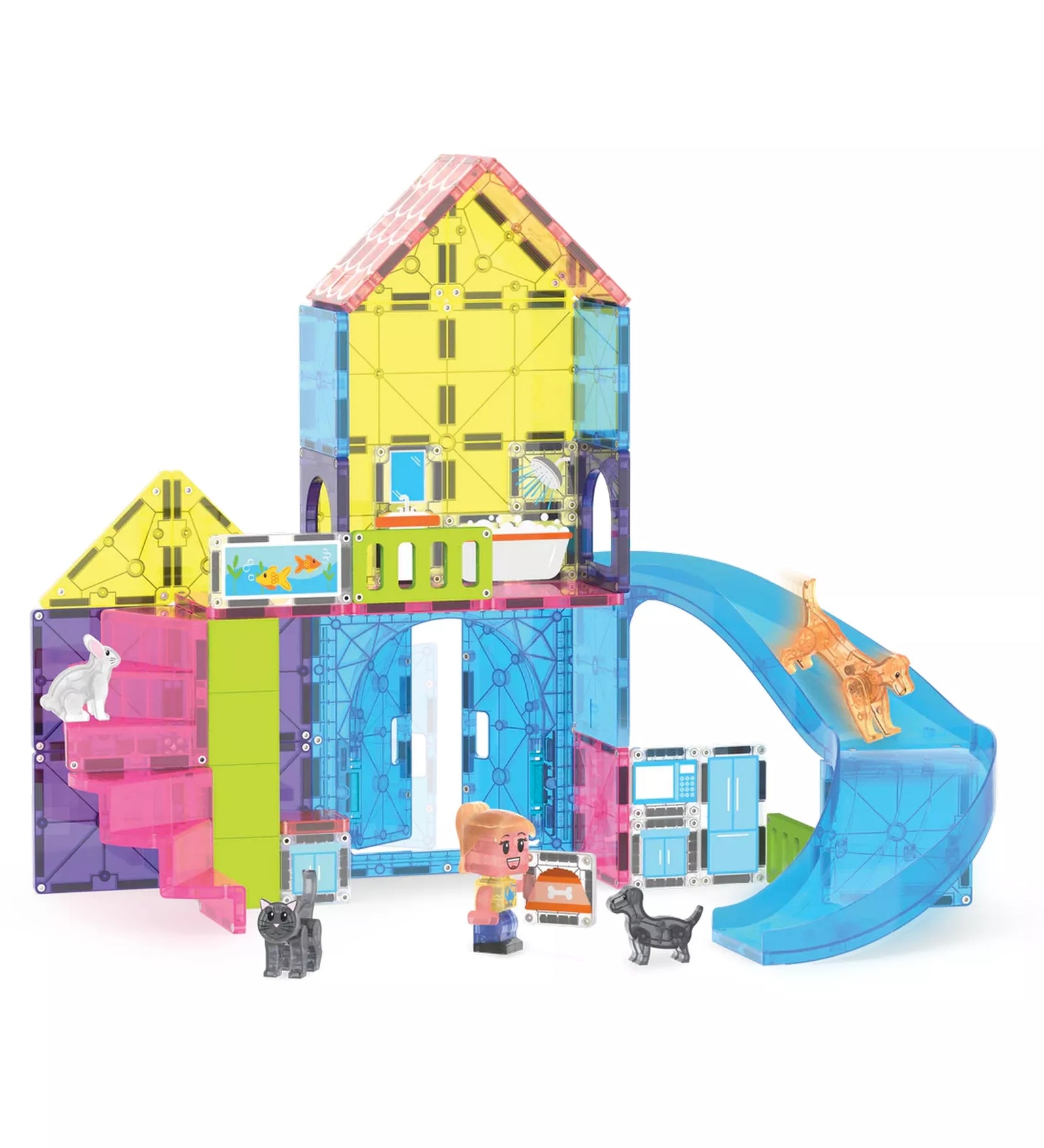 A MAGNA-TILES Pet Playhouse teljesen felépített kisállat-háza, benne kutyával, cicával, nyuszival és gondozófigurával. A kék csúszdán egy kutya csúszik le, a ház pedig színes, áttetsző mágneses elemekből áll.