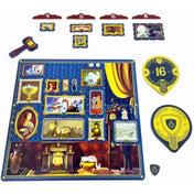 Egy játékos galériatáblája a Műgyűjtők társasága játékban, különböző méretű és stílusú festményekkel, kandallós szobabelső illusztrációval és pontozó jelölőkkel.