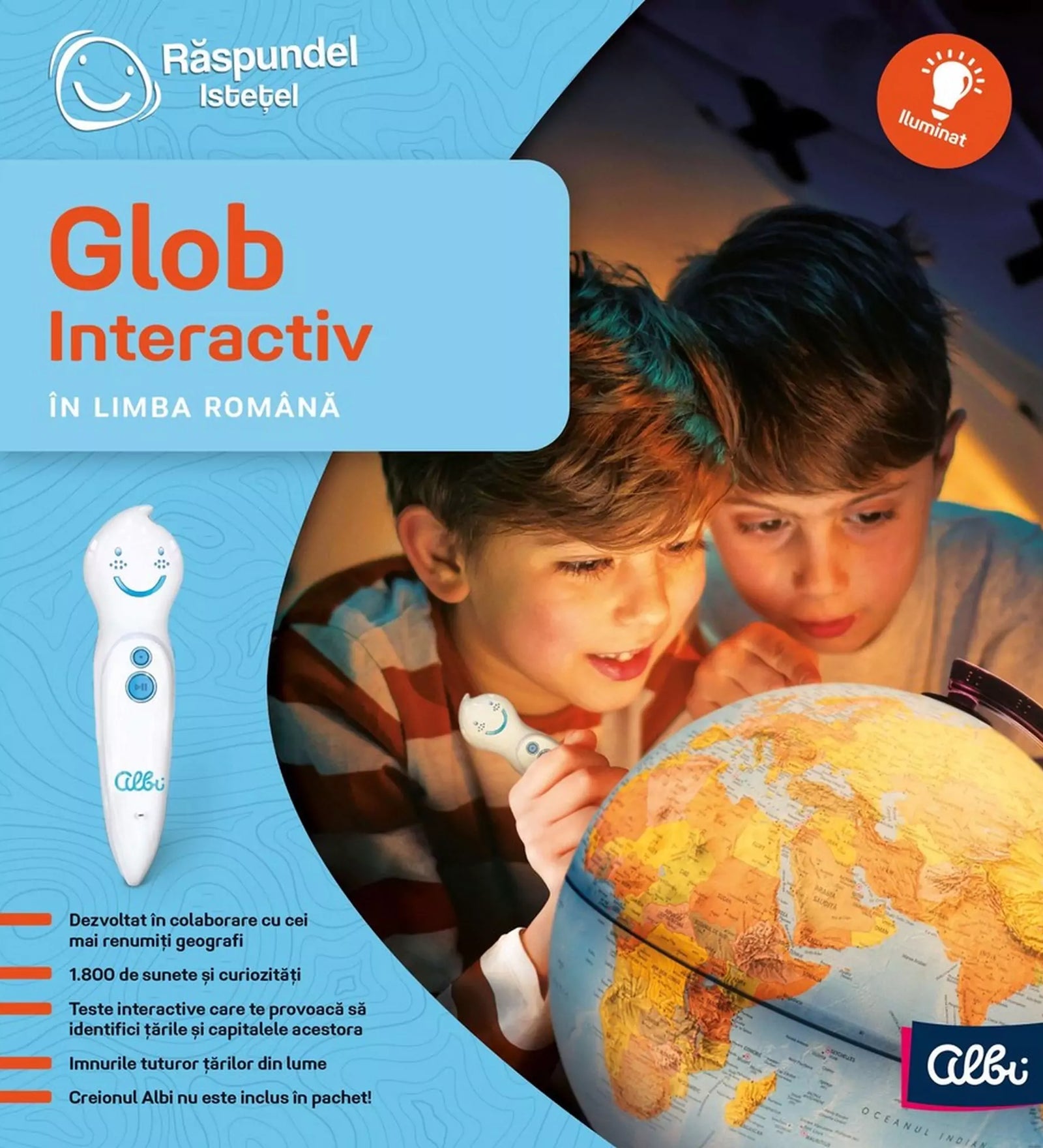 Ezen a képen két gyerek látható, akik a „Răspundel Istețel Glob Interactiv” segítségével tanulják a földrajzot, a csomag főbb funkciói is kiemelve.