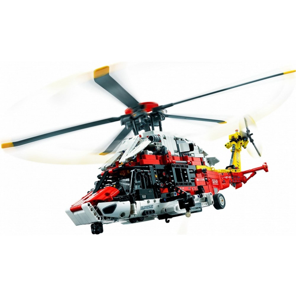 LEGO Technic Airbus H175 Mentőhelikopter 42145 2001 darabos