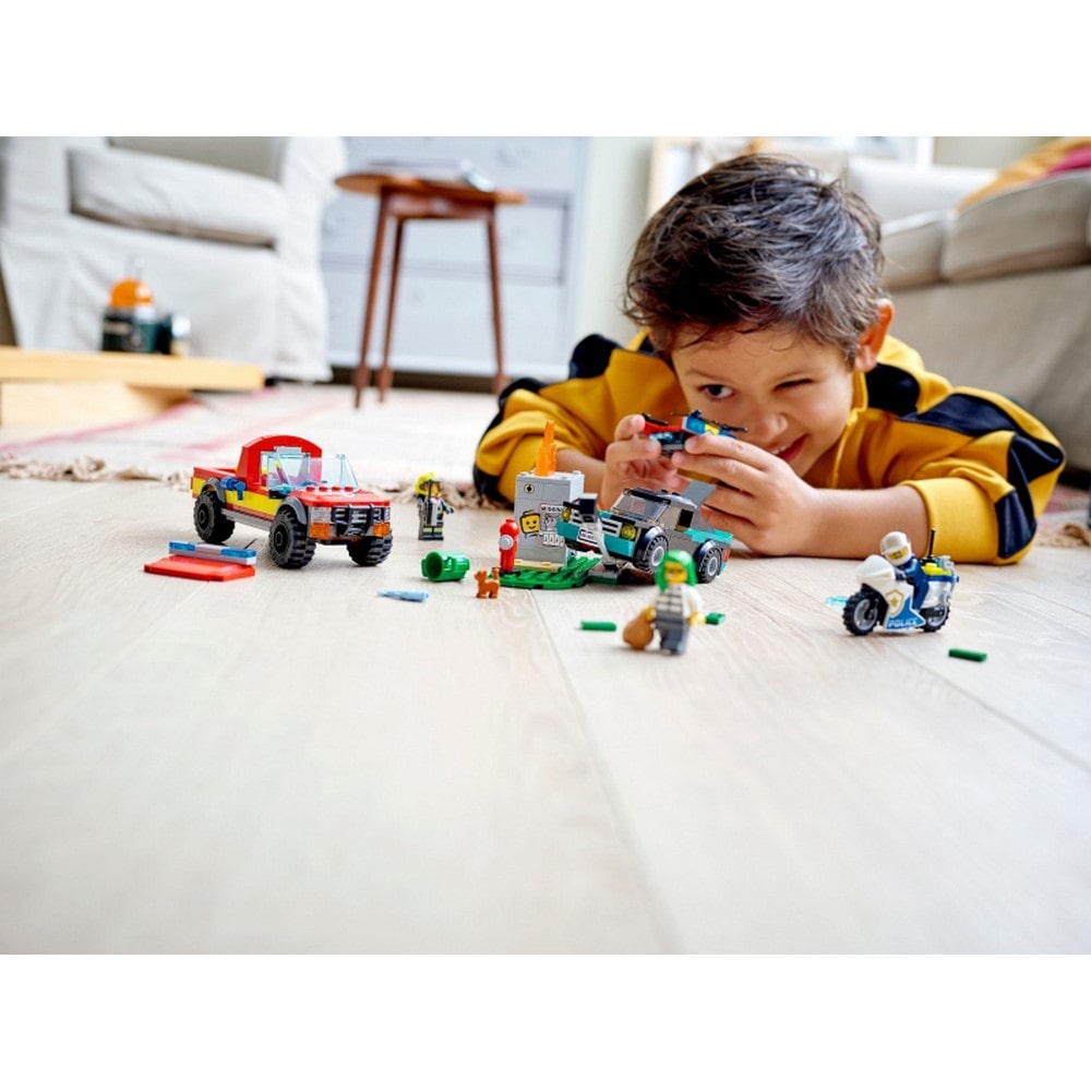 LEGO City Tűzoltás és rendőrségi hajsza 60319 295 darabos
