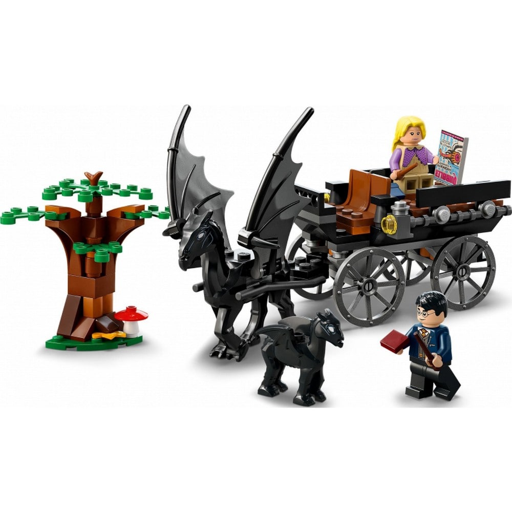 LEGO Harry Potter Roxfort hintó és thesztrálok 76400 121 darabos