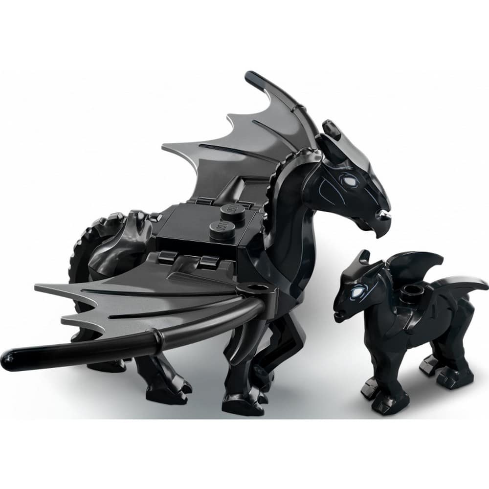 LEGO Harry Potter Roxfort hintó és thesztrálok 76400 121 darabos